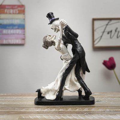 Daniel Steiger The 'Eternal Lovers' Statue